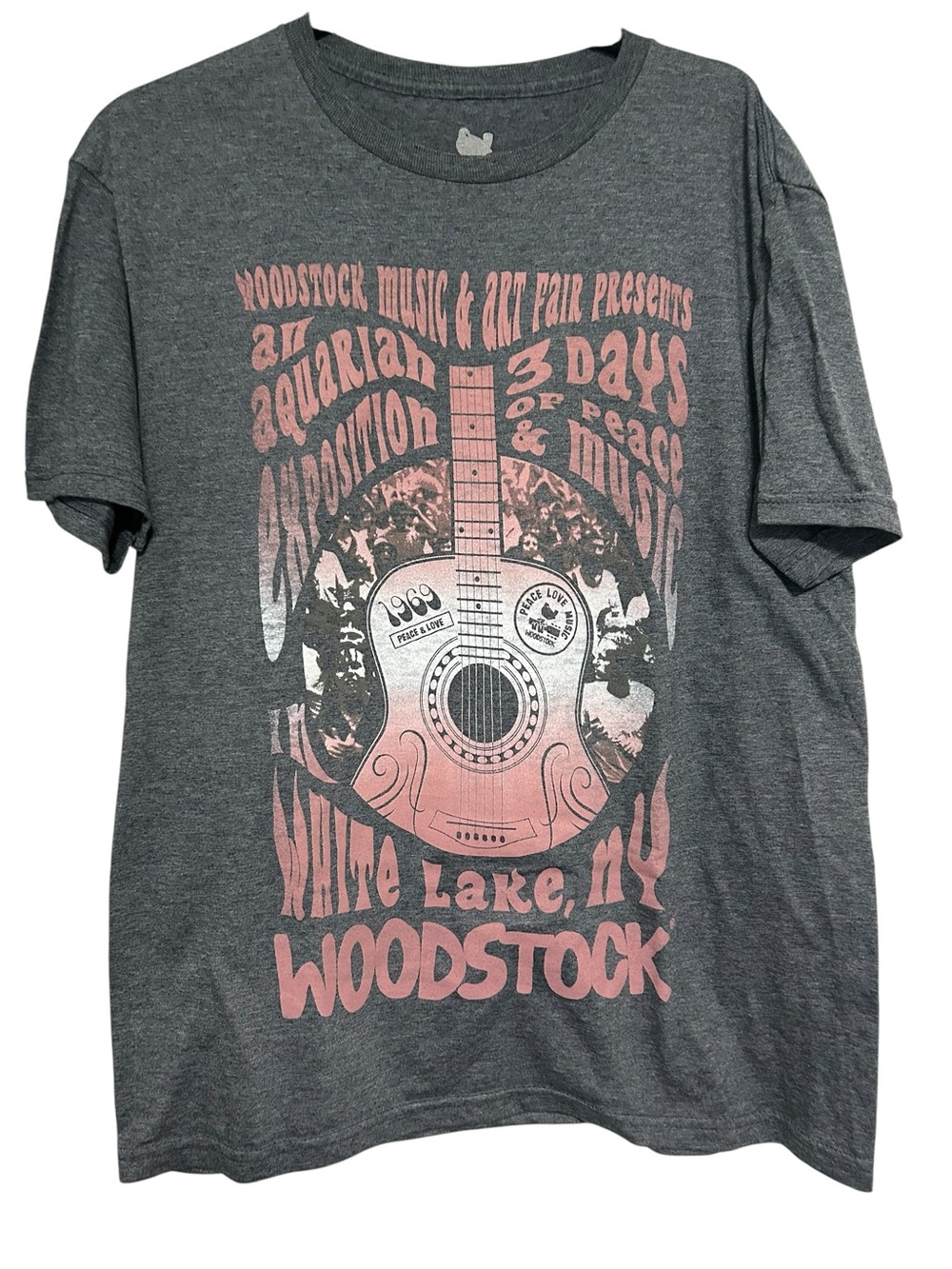 Woodstock 1969 "3 Days of Peace & Music" Guitar Graphic Tee Size Medium